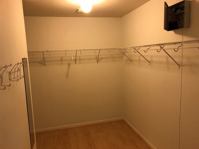 Building Photo - 8531 Ashford Green Ln