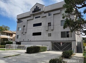 Building Photo - 2616 Canada