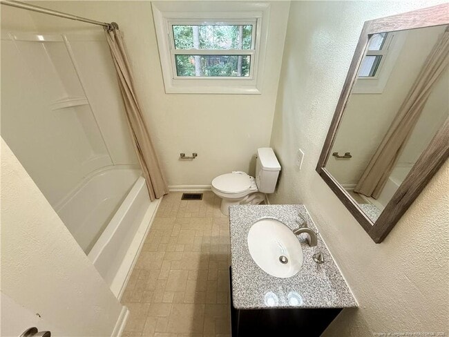 Building Photo - 1009 Louisburg Pl