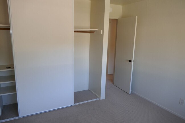 Building Photo - 73 Mitchell Dr