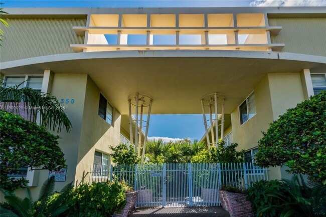 Building Photo - 350 S Shore Dr