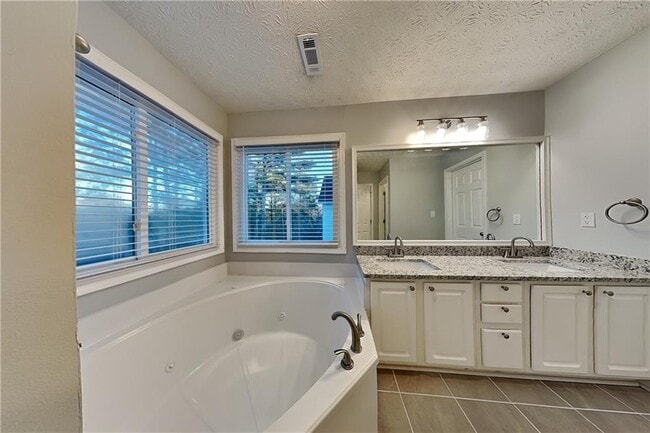 Building Photo - 2157 Brandon Lee Dr SW