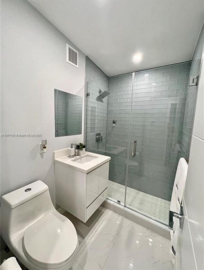 Building Photo - 4101 SW 99th Ct