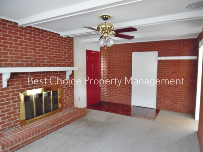 Building Photo - 205 Le Ann Dr