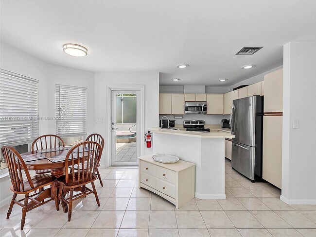 Building Photo - 9445 Aegean Dr