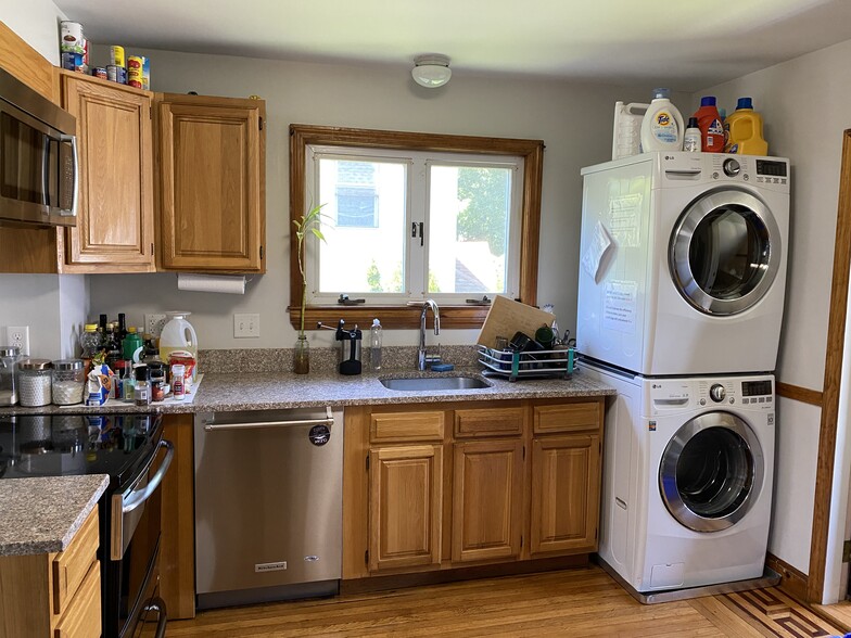 Building Photo - 90 Chandler St