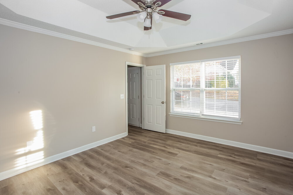 Building Photo - 711 Continental Dr