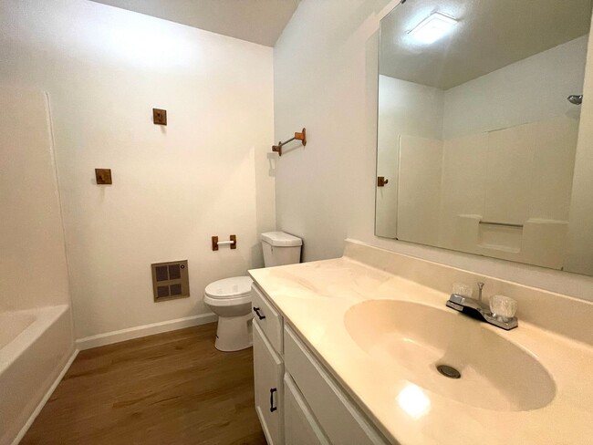 Building Photo - Nice townhome in Prescott