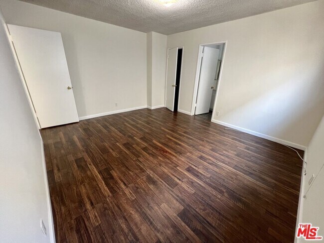 Building Photo - 11727 Mayfield Ave