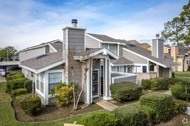 12208 Coppertree Ln - Cattails