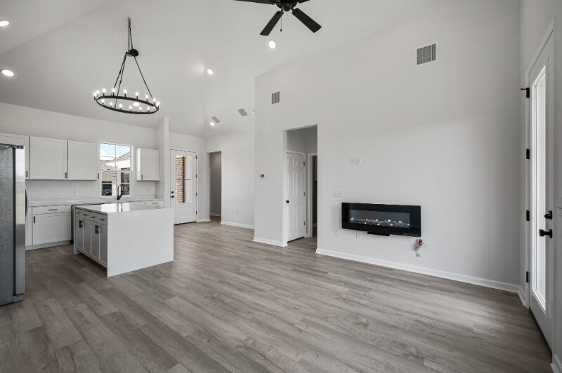 Building Photo - 206 Jax Sq