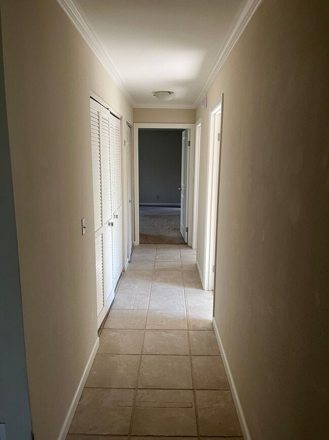 Building Photo - 4 Bedroom Home in Quiet West Davis Cul-de-sac