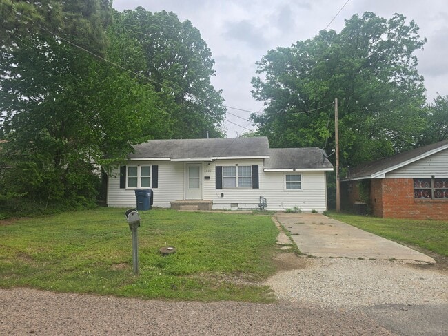 Building Photo - 3 Bed 1 Bath Home in Shawnee!