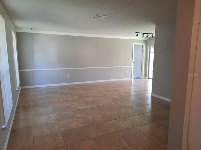 Building Photo - 13016 Serpentine Dr