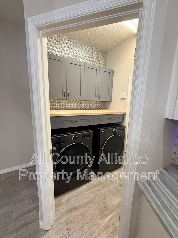 Building Photo - 7532 Blue Spring Dr