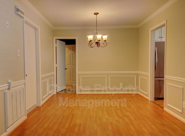 Building Photo - 6412 Tomahawk Ln