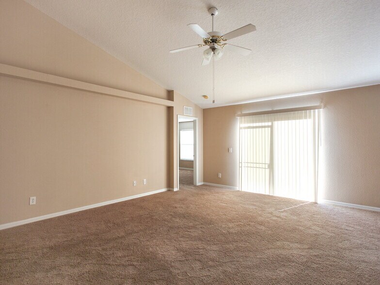 Building Photo - 6010 33rd Dr E