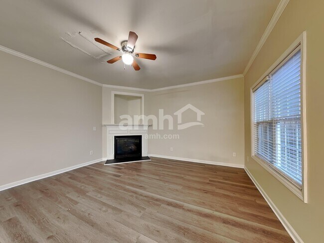 Building Photo - 1054 Falls Brooke Dr