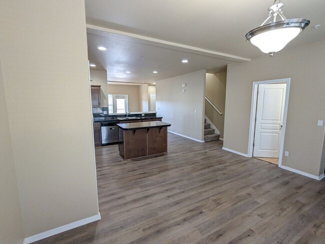 Building Photo - 5997 Blue River Dr SE