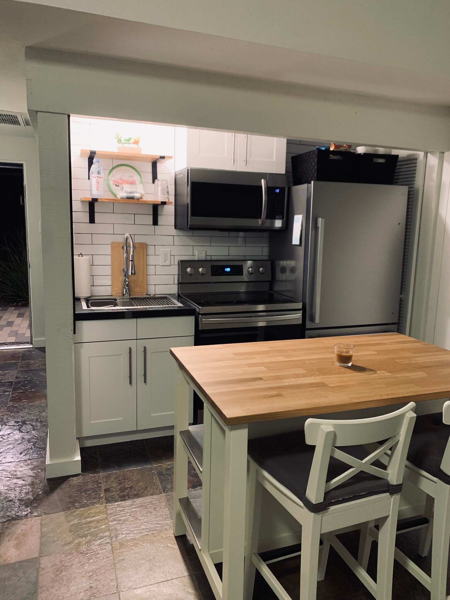 tile floors - 23501 Ave La Caza