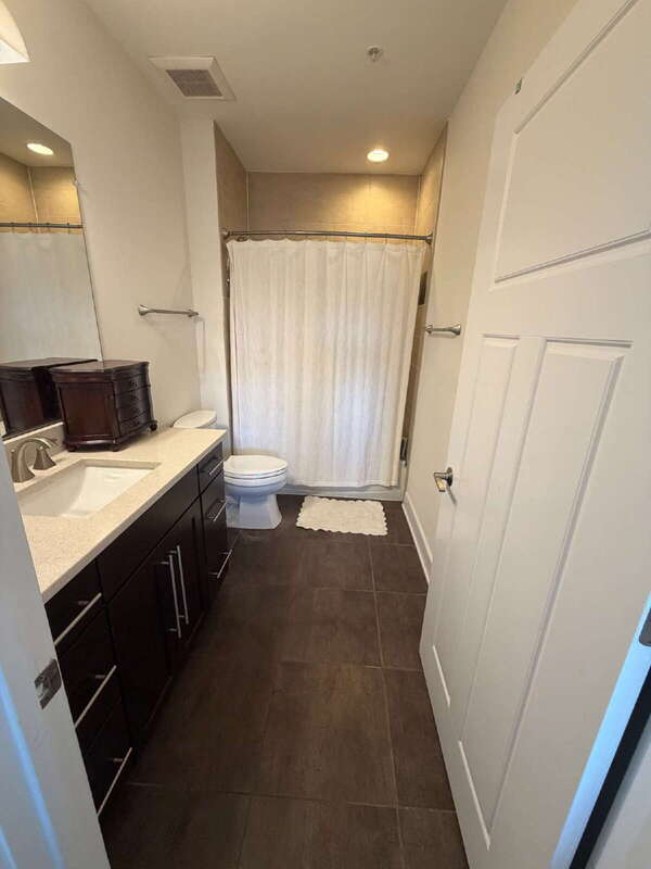 Building Photo - 1107 S Walter Reed Dr