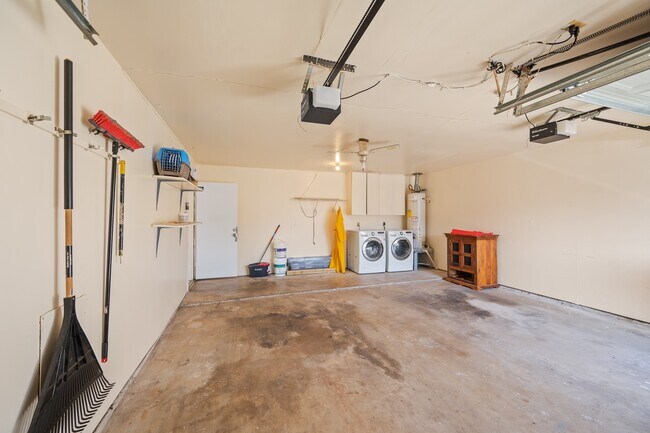 Building Photo - 4330 Willow Beach Dr