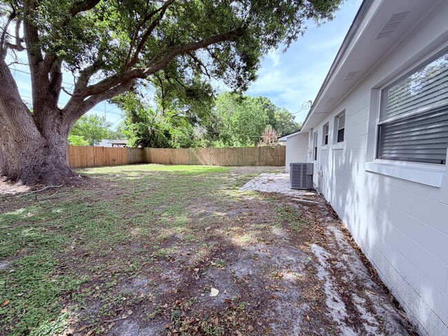 Building Photo - 2847 Gale Pl