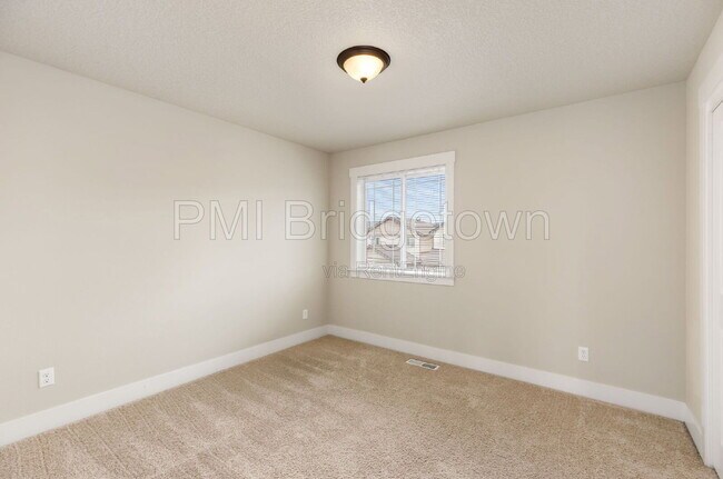 Building Photo - 14780 NW Hydrangea Ct