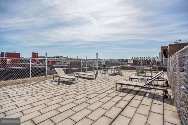 Building Photo - Charming Studio Unit within Walking Distance to GWU