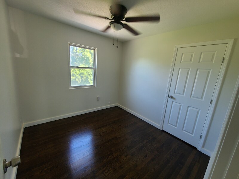 Building Photo - 7125 Askew Ave