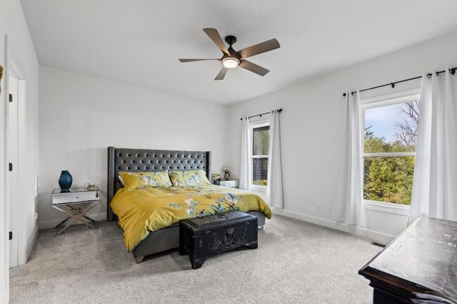 Building Photo - 5709 Bower Ln