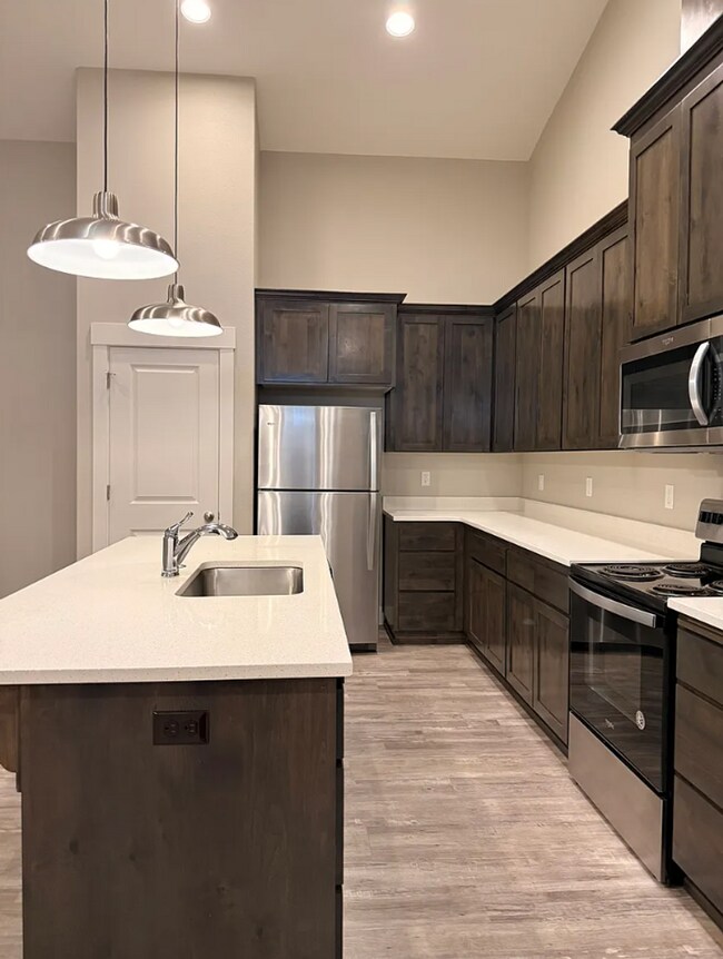 Building Photo - Modern Design Duplex