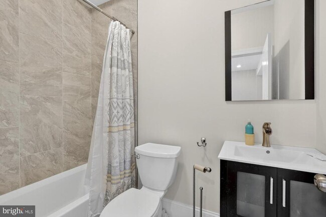 Building Photo - 946 N 2nd St