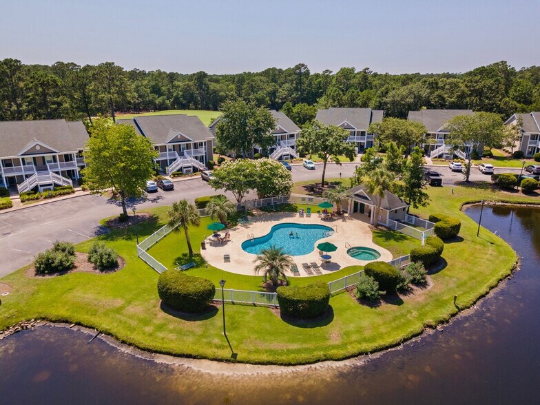 Building Photo - 719 Blue Stem Dr