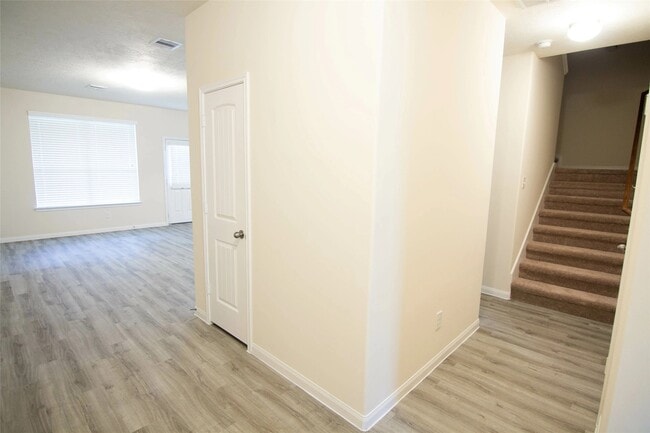 Building Photo - 6234 Brenwood Cir