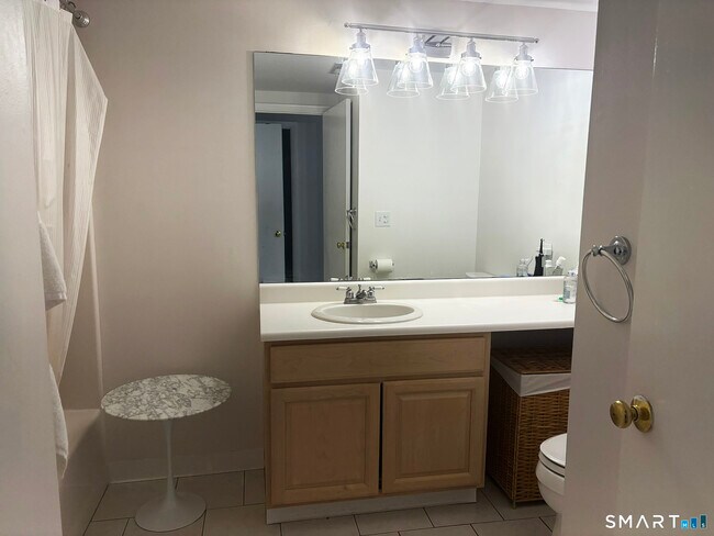 Building Photo - 1433 Windward Rd