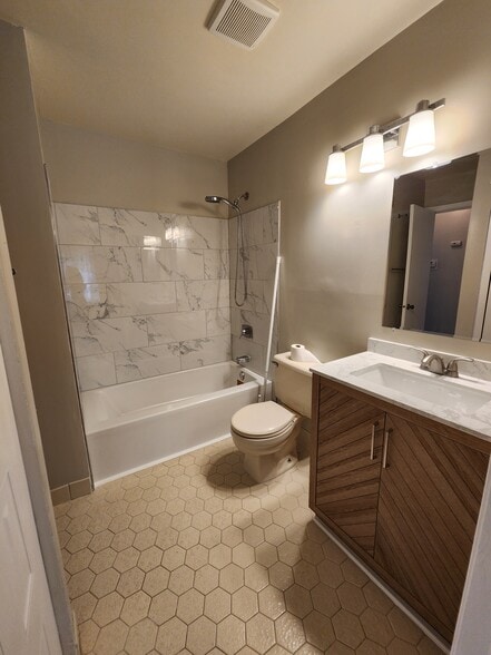 Building Photo - 34 Barberry Ct