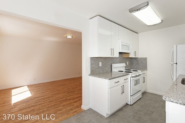 Primary Photo - 370 Staten Ave