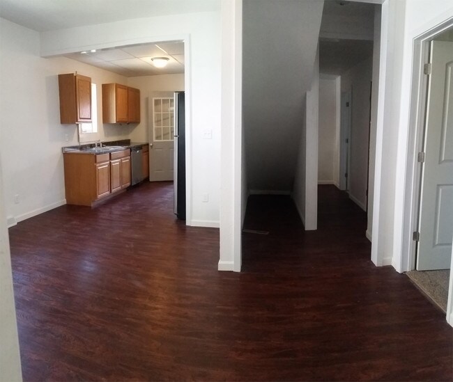 Building Photo - 1104 Williston Ave