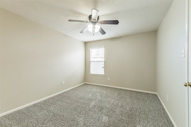 Building Photo - 8914 Heron Nest Dr