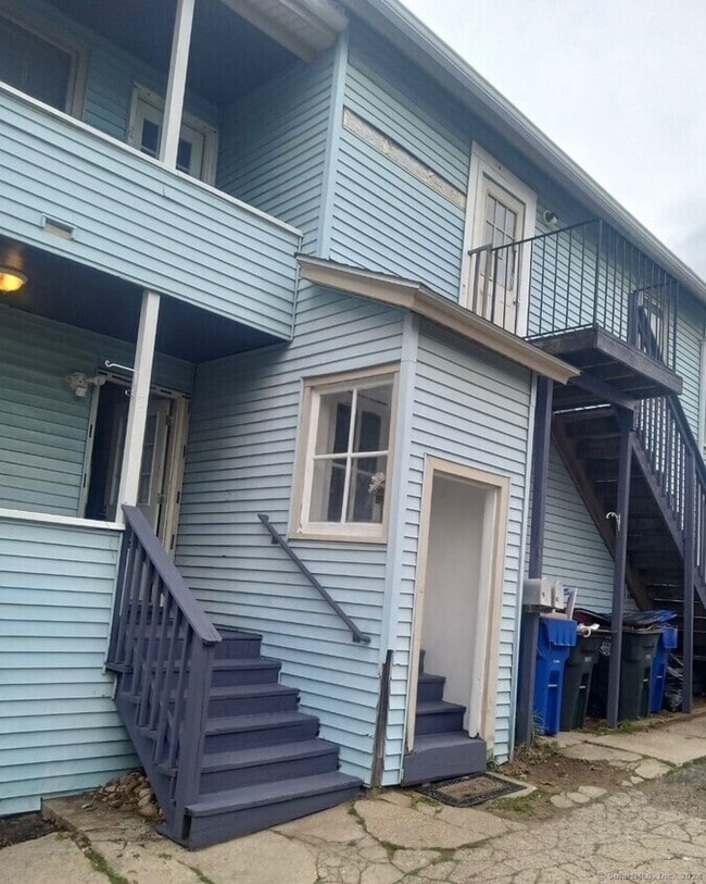 Building Photo - 90 E Elm St