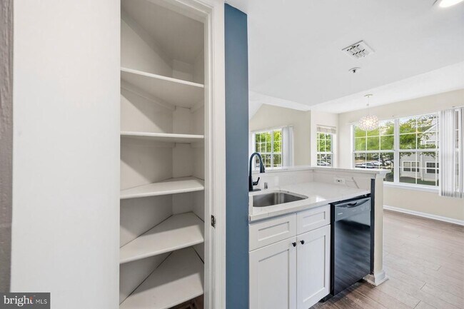 Building Photo - 14053 Vista Dr