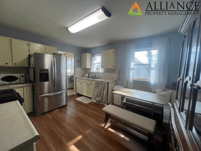 Building Photo - Beautiful Home with Easy Access to Ft. Riley!