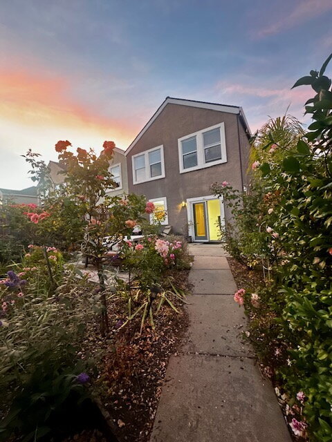 Building Photo - 313 Village Cir