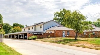 Building Photo - 1911 Glendale Rd