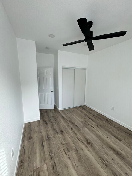 Building Photo - 612 S Van Ness Ave