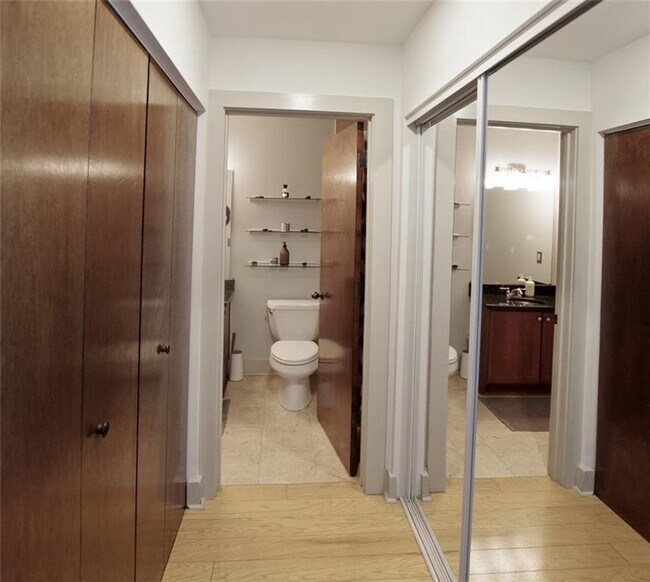 Building Photo - 791 Wylie St SE