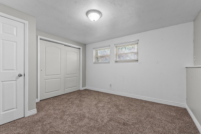 Building Photo - 609 N 1050 W