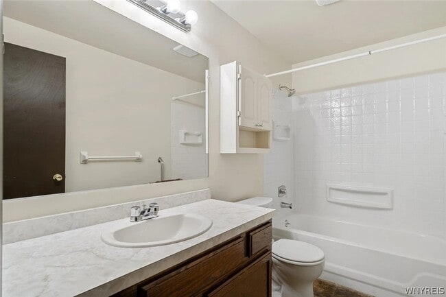 Building Photo - 383 S Ellicott Creek Rd