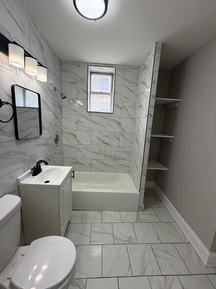 Building Photo - 2427 S Spaulding Ave